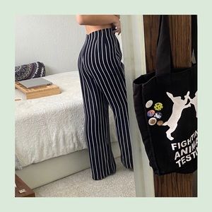 black & white flowy pinstripe trousers !